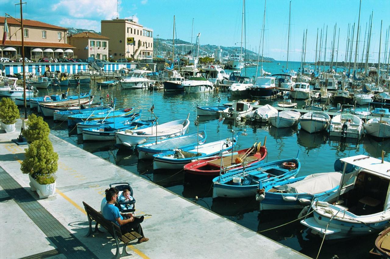 Wh - Dolce Vita - Bilocale - 5 Minuti Dal Centro - Parcheggio Gratuito - Wifi Санремо Екстер'єр фото